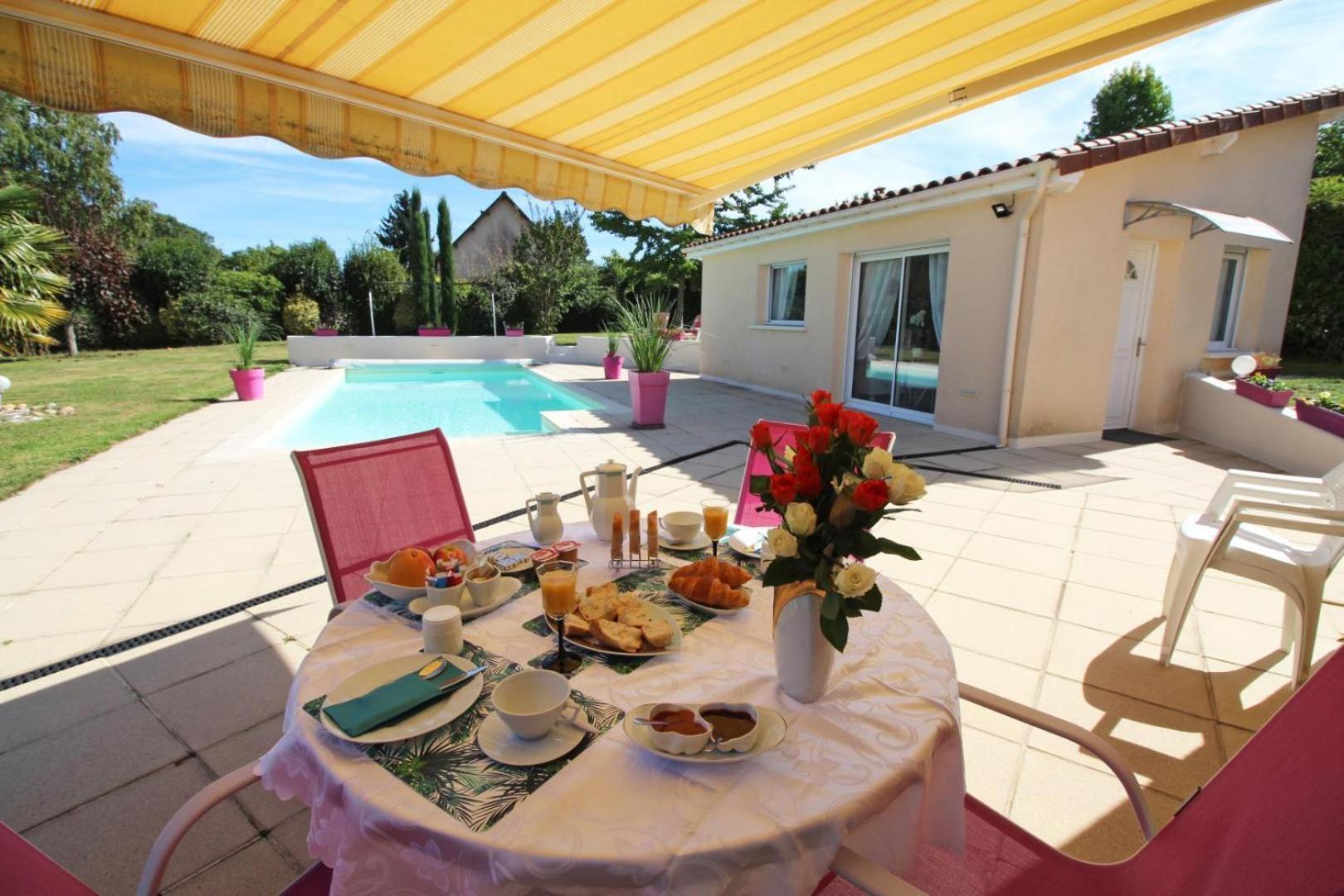 Les Carpes A Limoges Bed & Breakfast Exterior photo